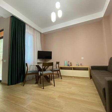 Lovely And Cozy Apartment! Kutaisi Dış mekan fotoğraf