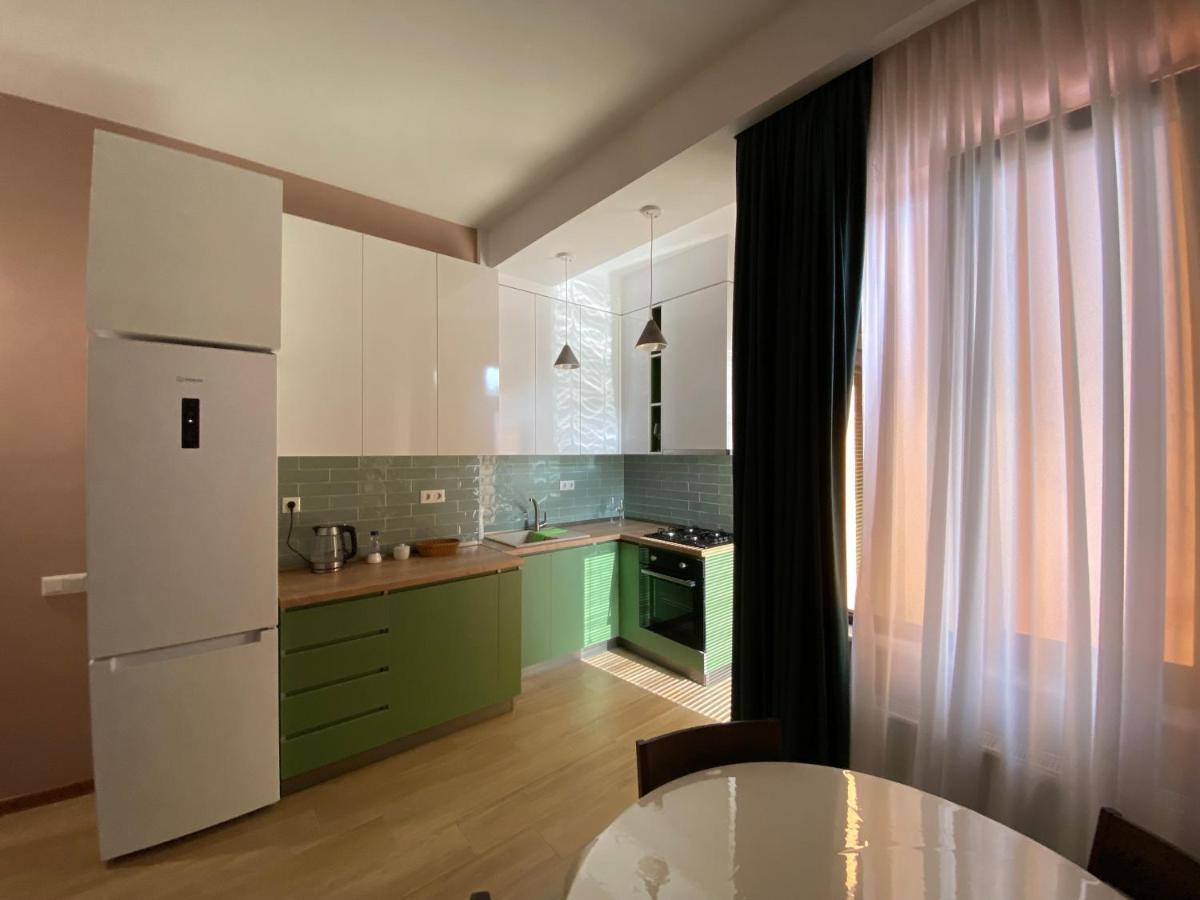 Lovely And Cozy Apartment! Kutaisi Dış mekan fotoğraf