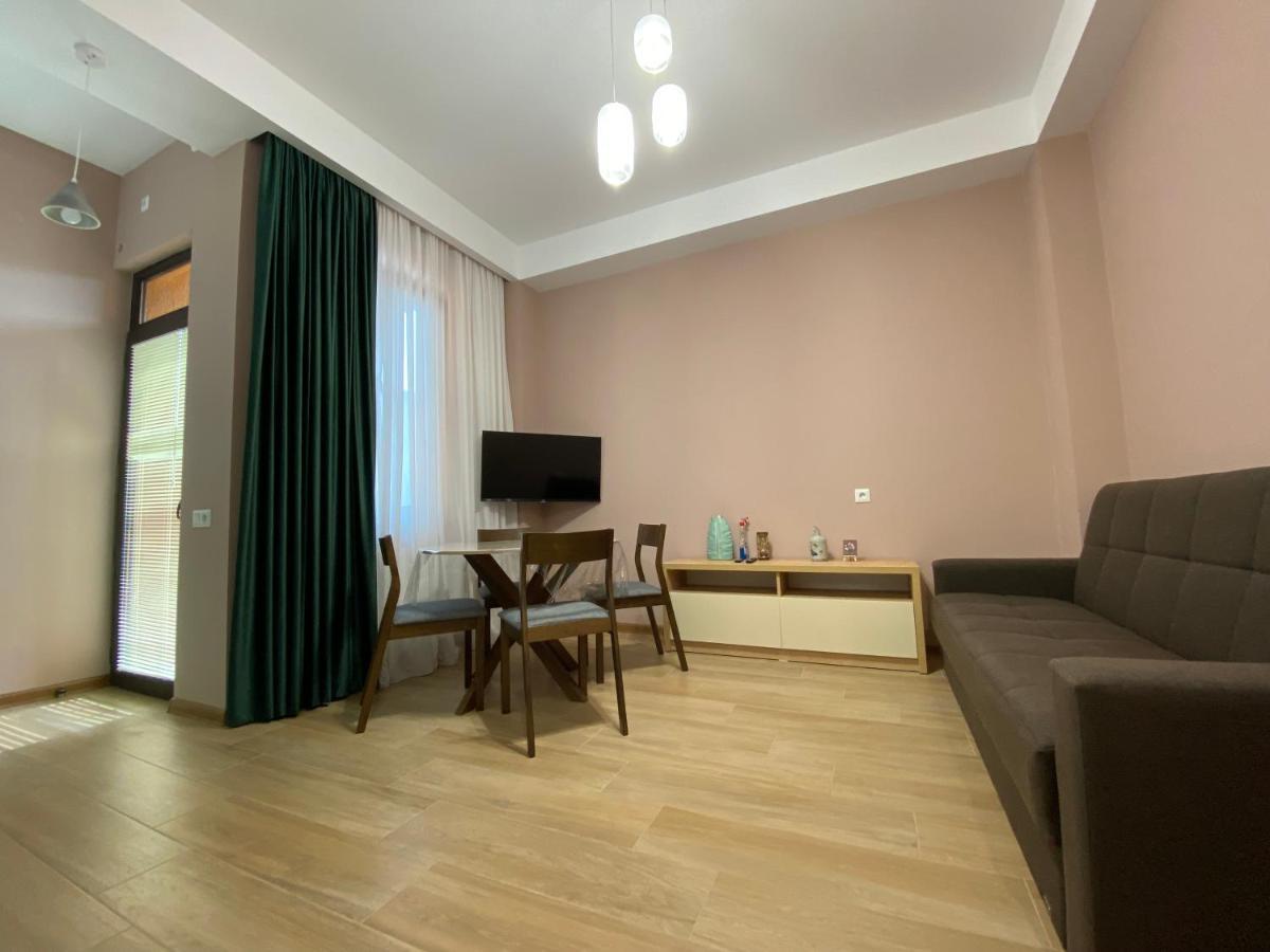 Lovely And Cozy Apartment! Kutaisi Dış mekan fotoğraf